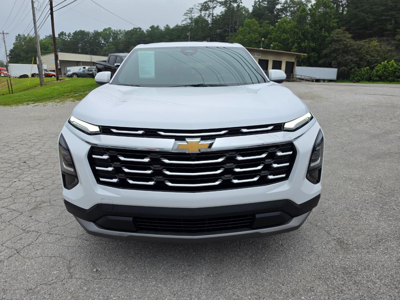 2026 Chevrolet Equinox photo 2