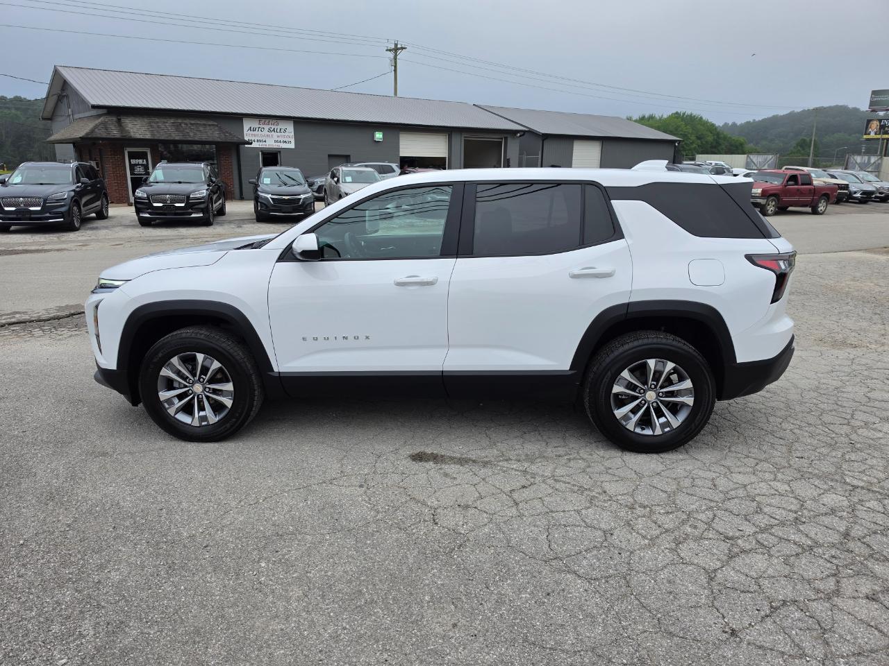 2026 Chevrolet Equinox photo 4