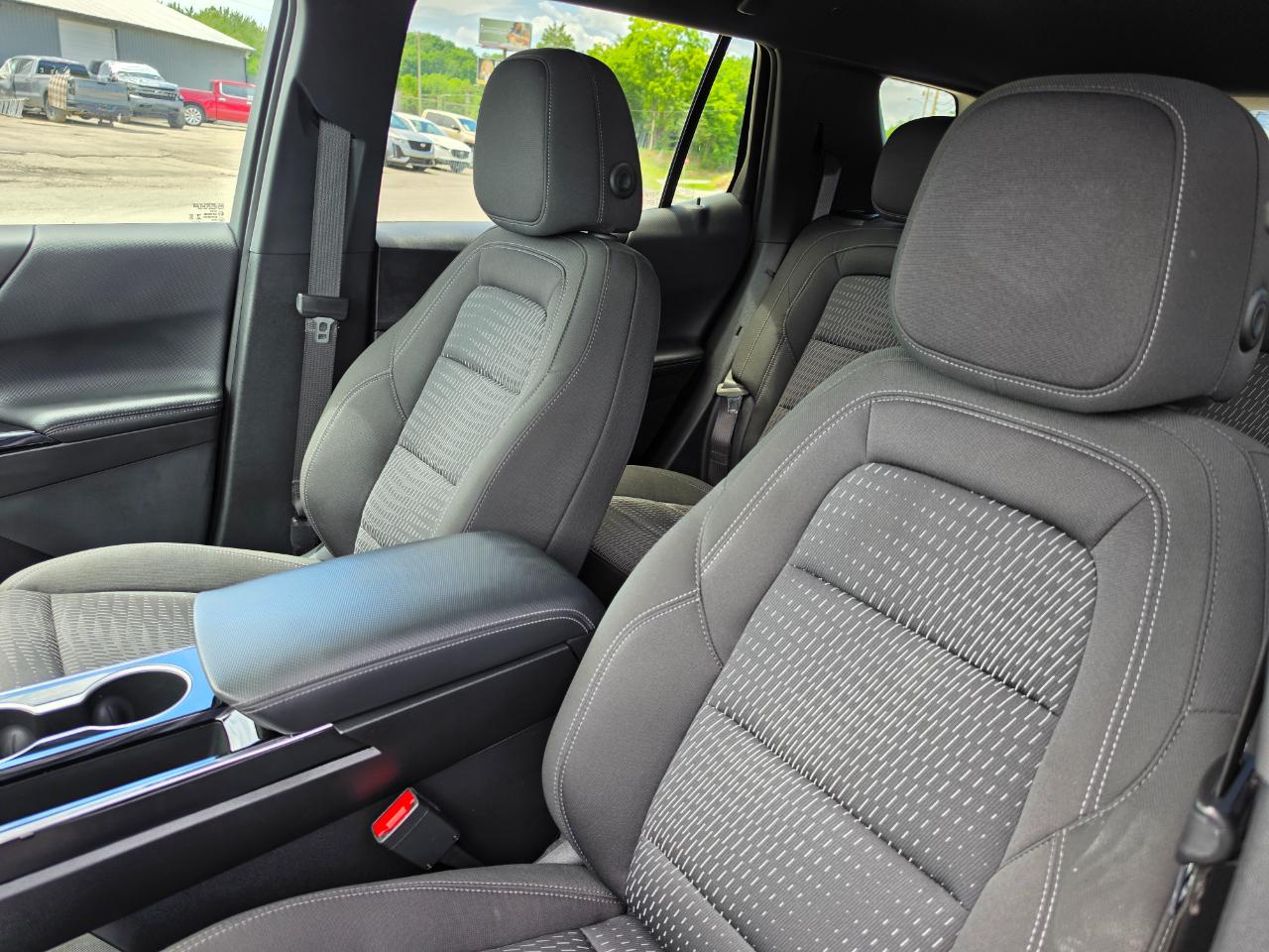 2025 Chevrolet Equinox photo 11
