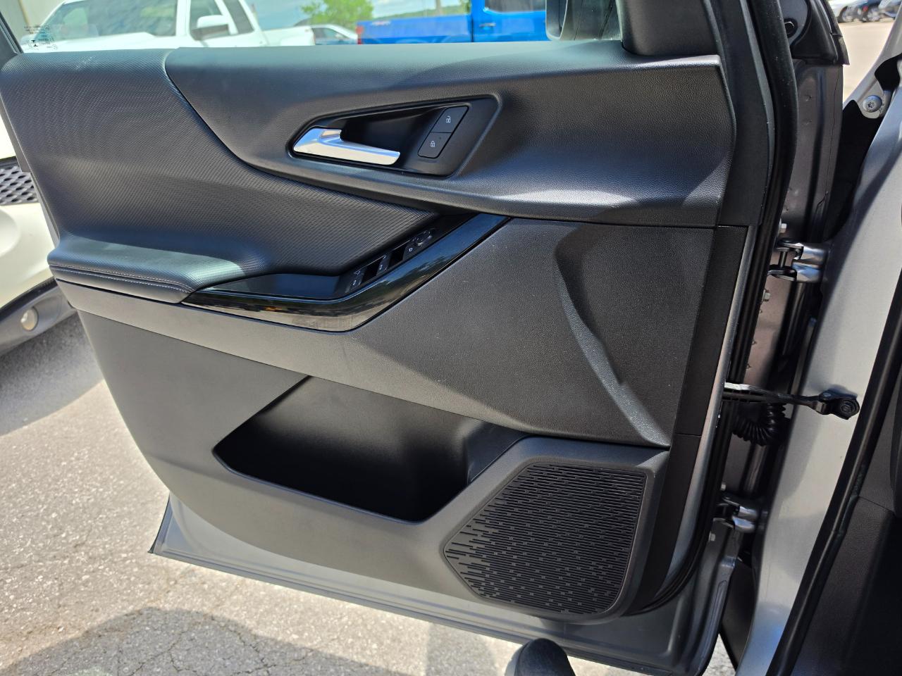 2025 Chevrolet Equinox photo 21