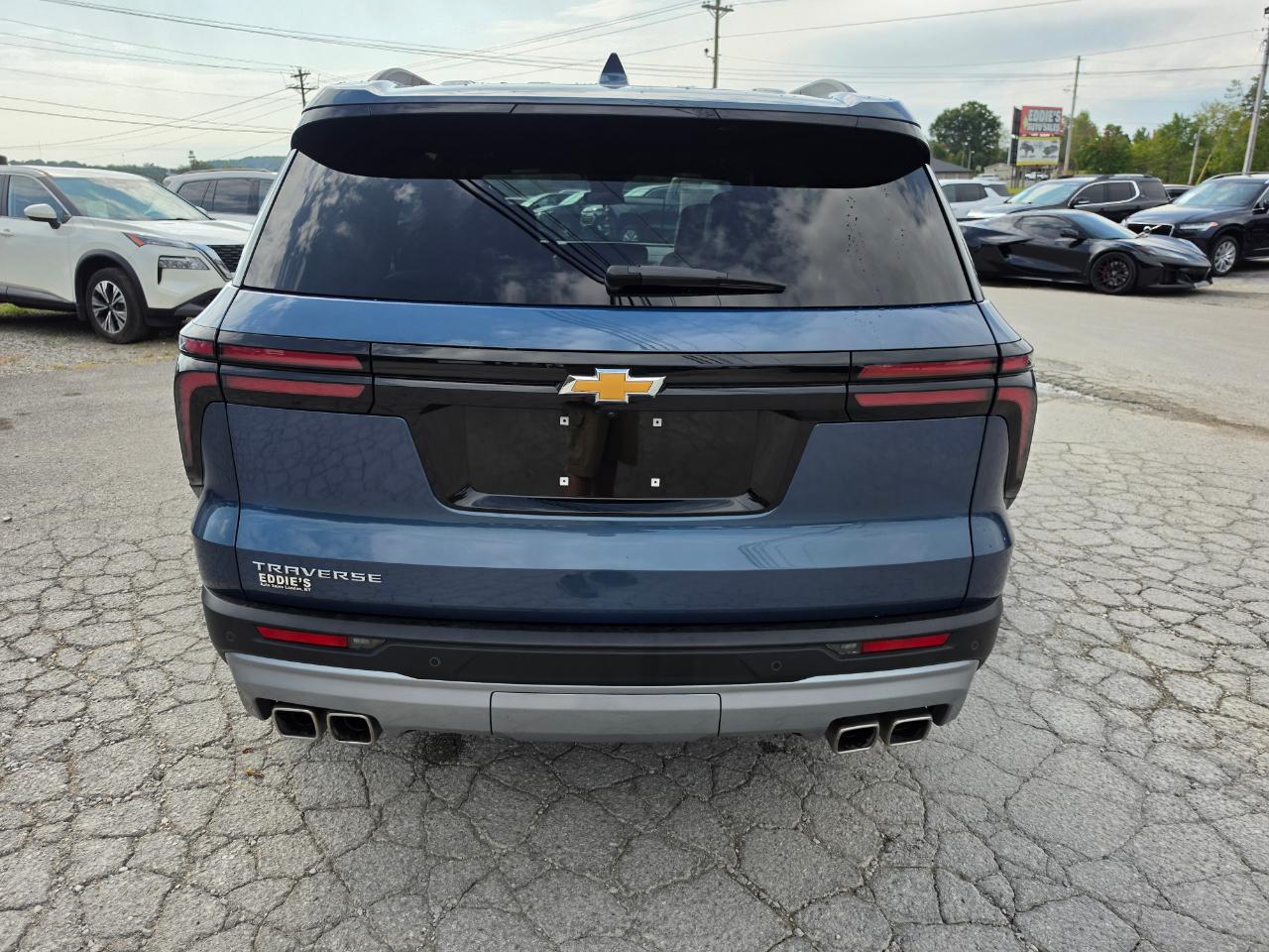 2025 Chevrolet Traverse photo 6