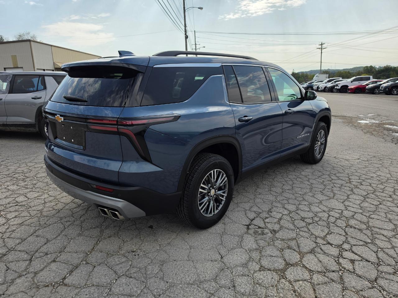 2025 Chevrolet Traverse photo 7