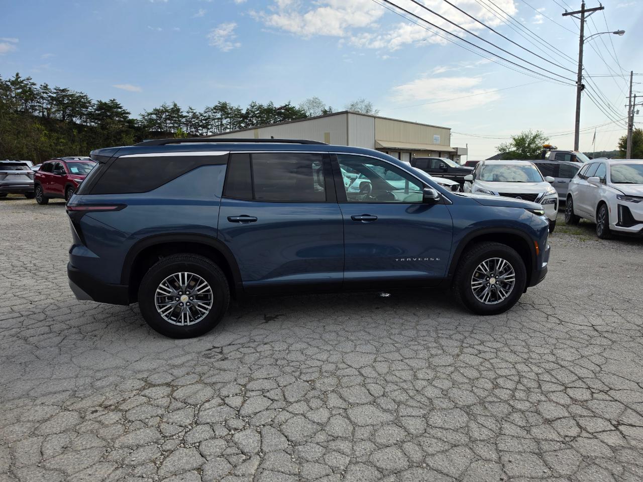 2025 Chevrolet Traverse photo 8