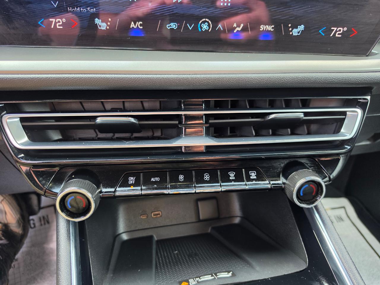 2025 Chevrolet Traverse photo 13
