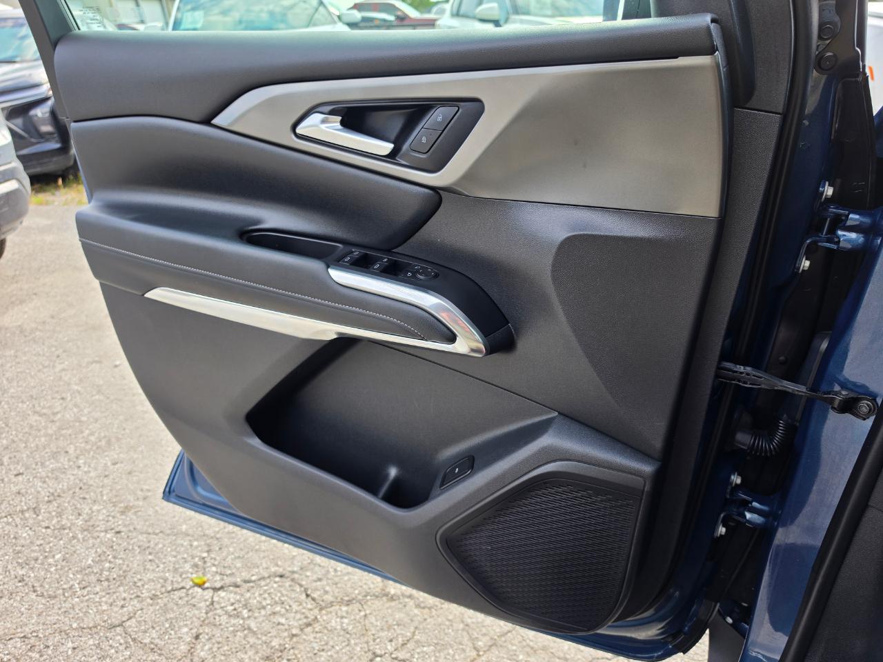 2025 Chevrolet Traverse photo 22
