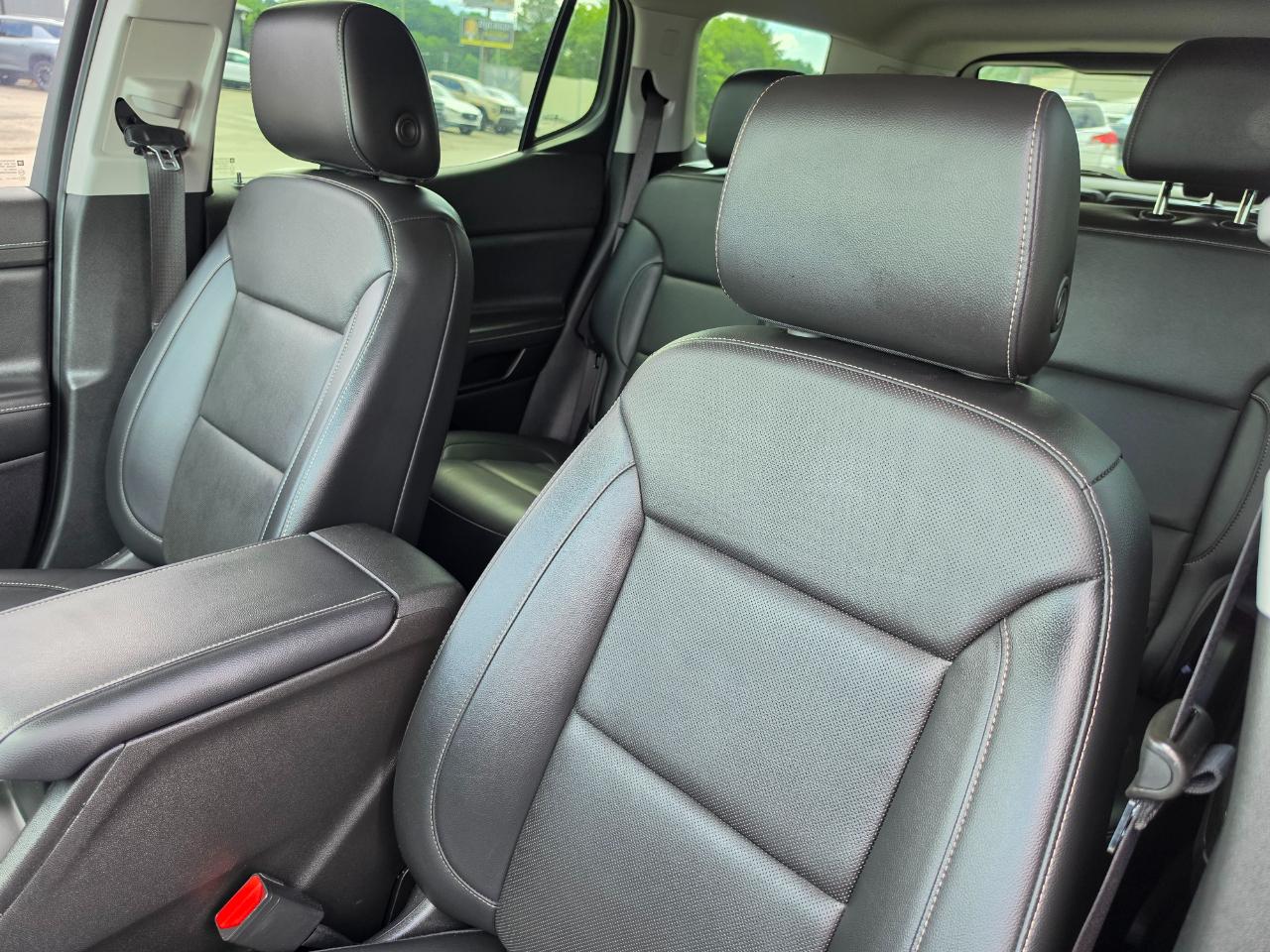 2023 GMC Acadia photo 11