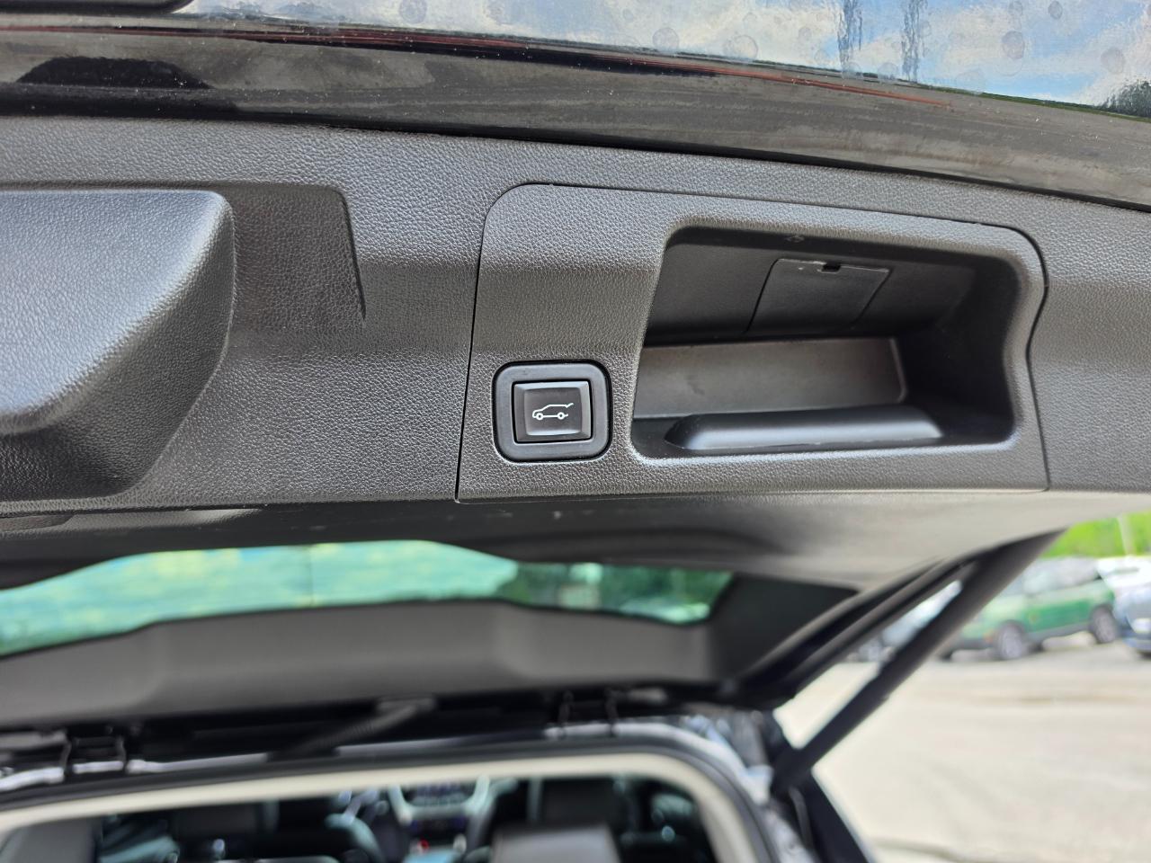 2023 GMC Acadia photo 32