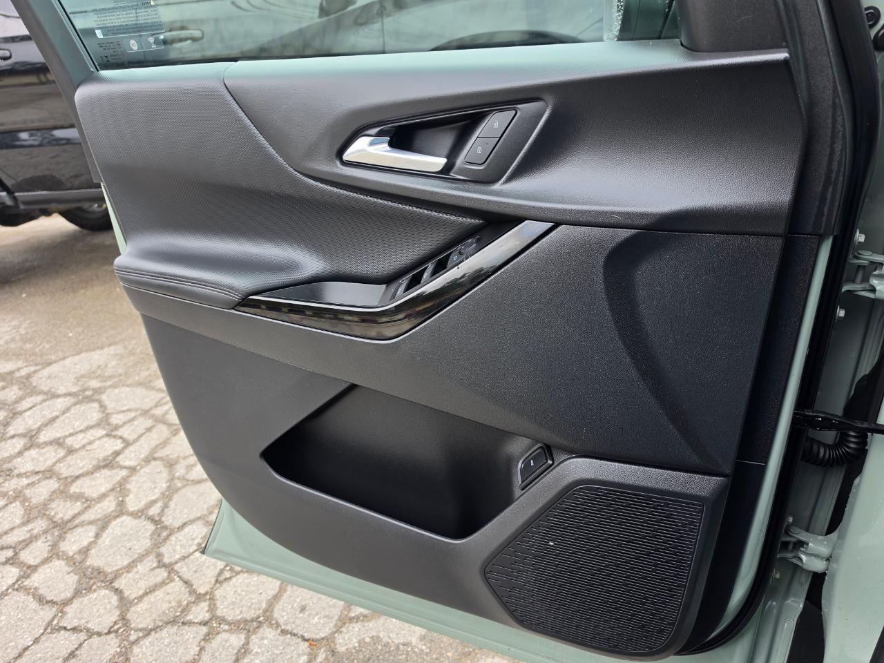 2025 Chevrolet Equinox photo 24