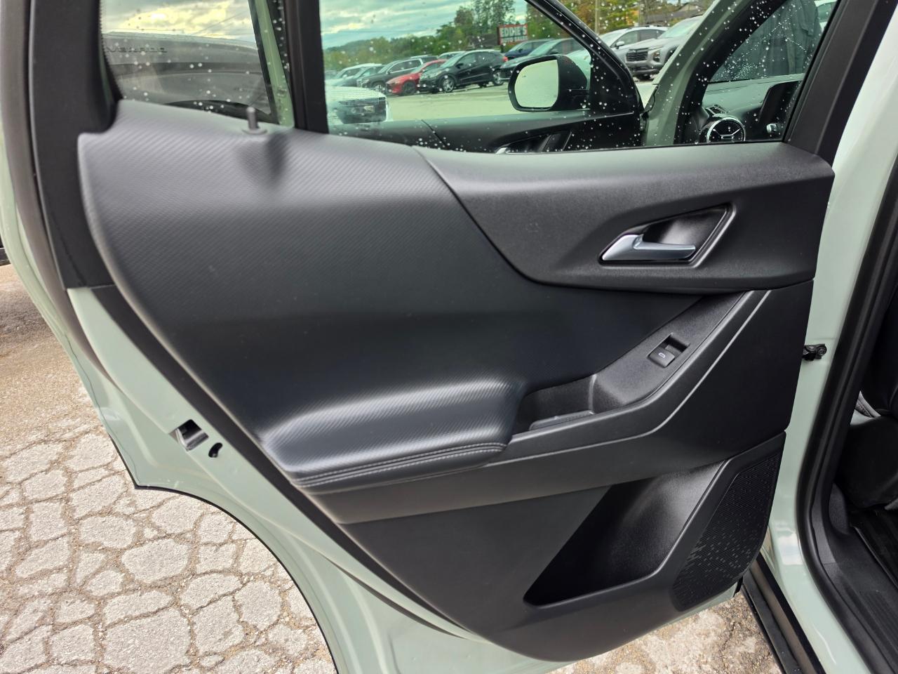 2025 Chevrolet Equinox photo 28