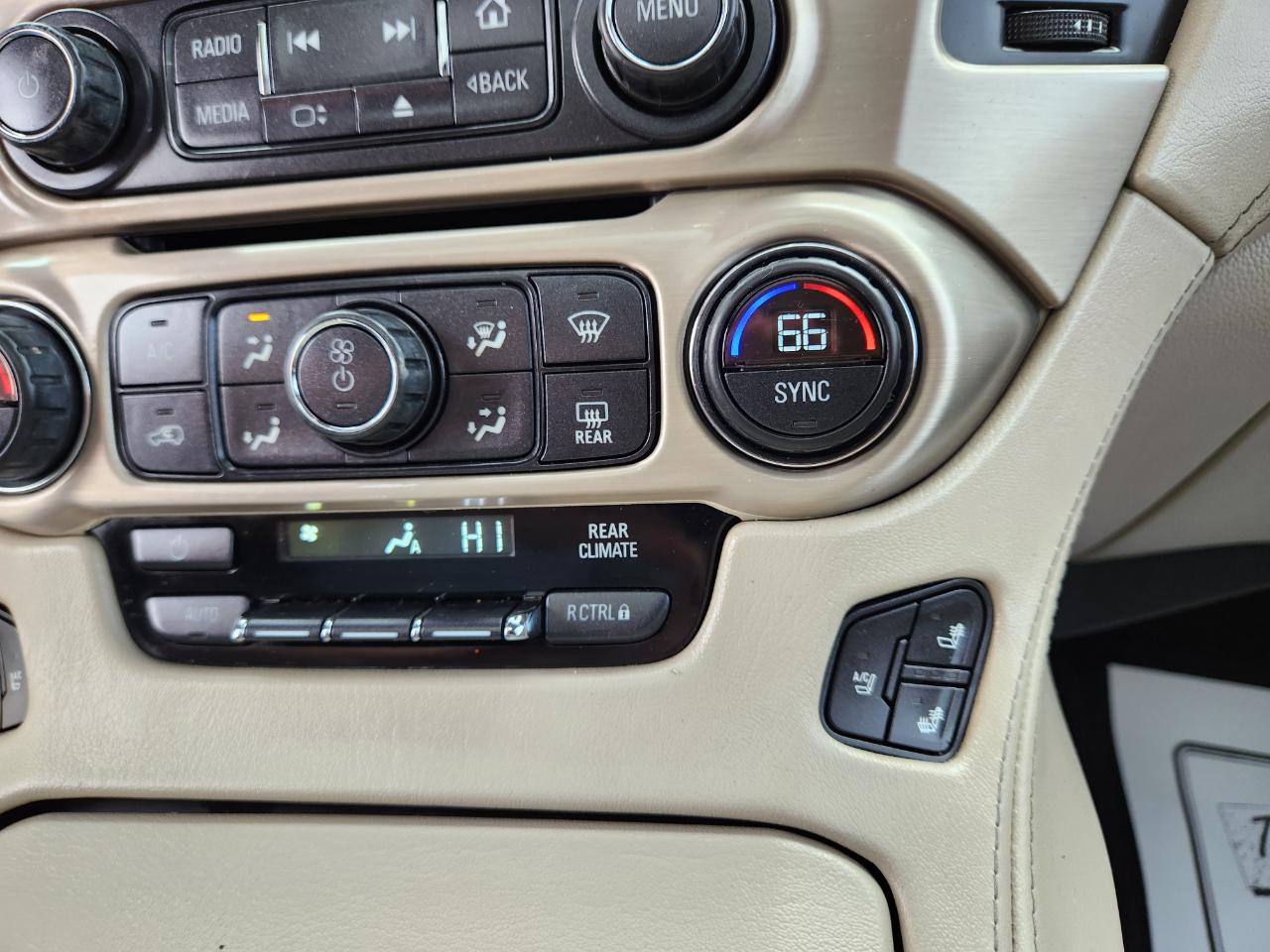 2015 GMC Yukon XL photo 16