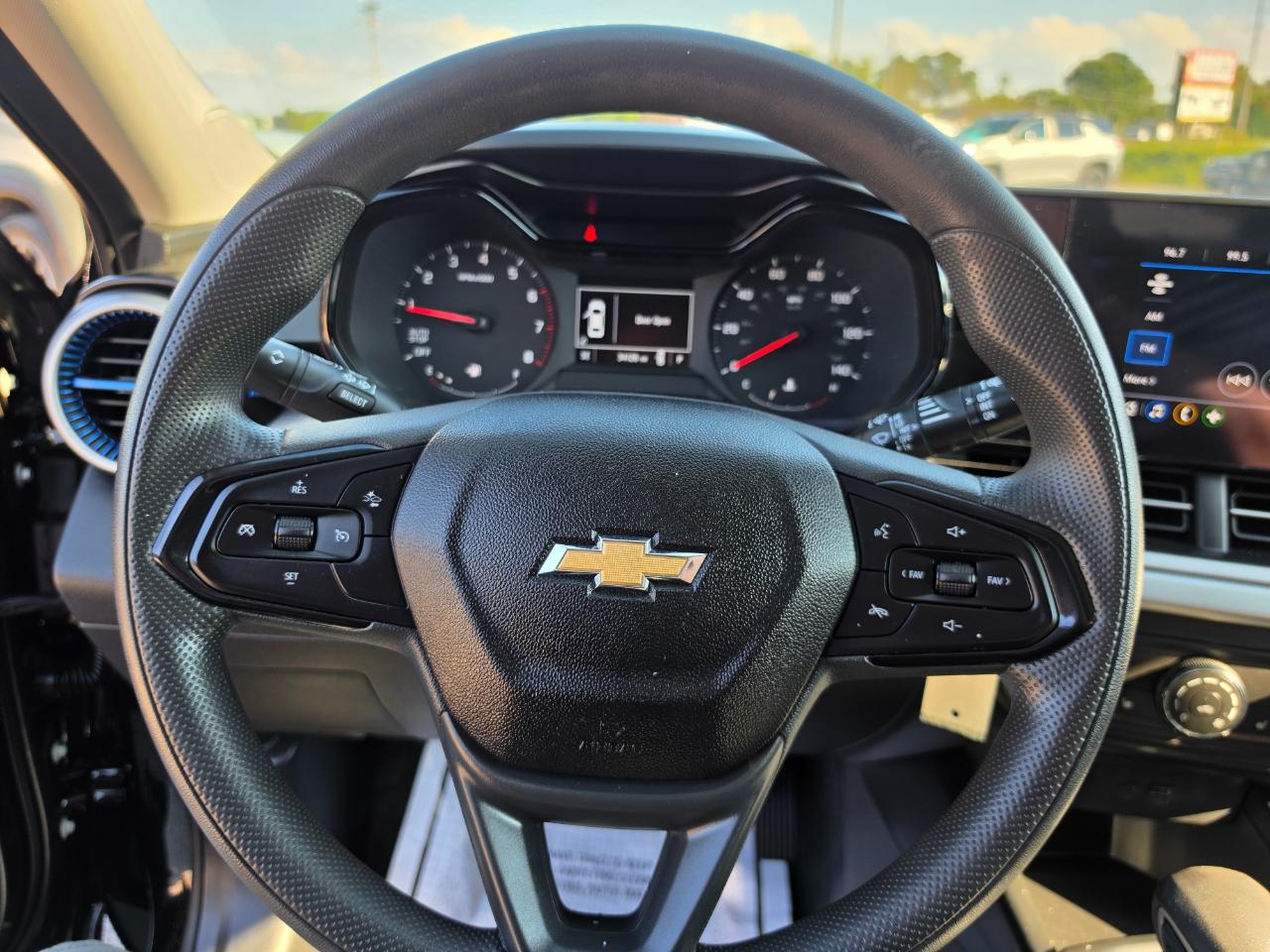 2025 Chevrolet Trax photo 17