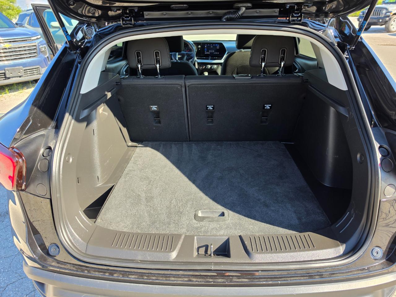 2025 Chevrolet Trax photo 27