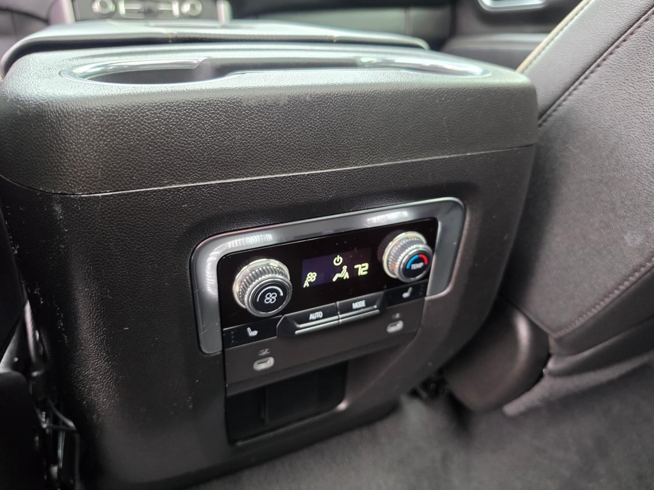 2024 GMC Yukon photo 29