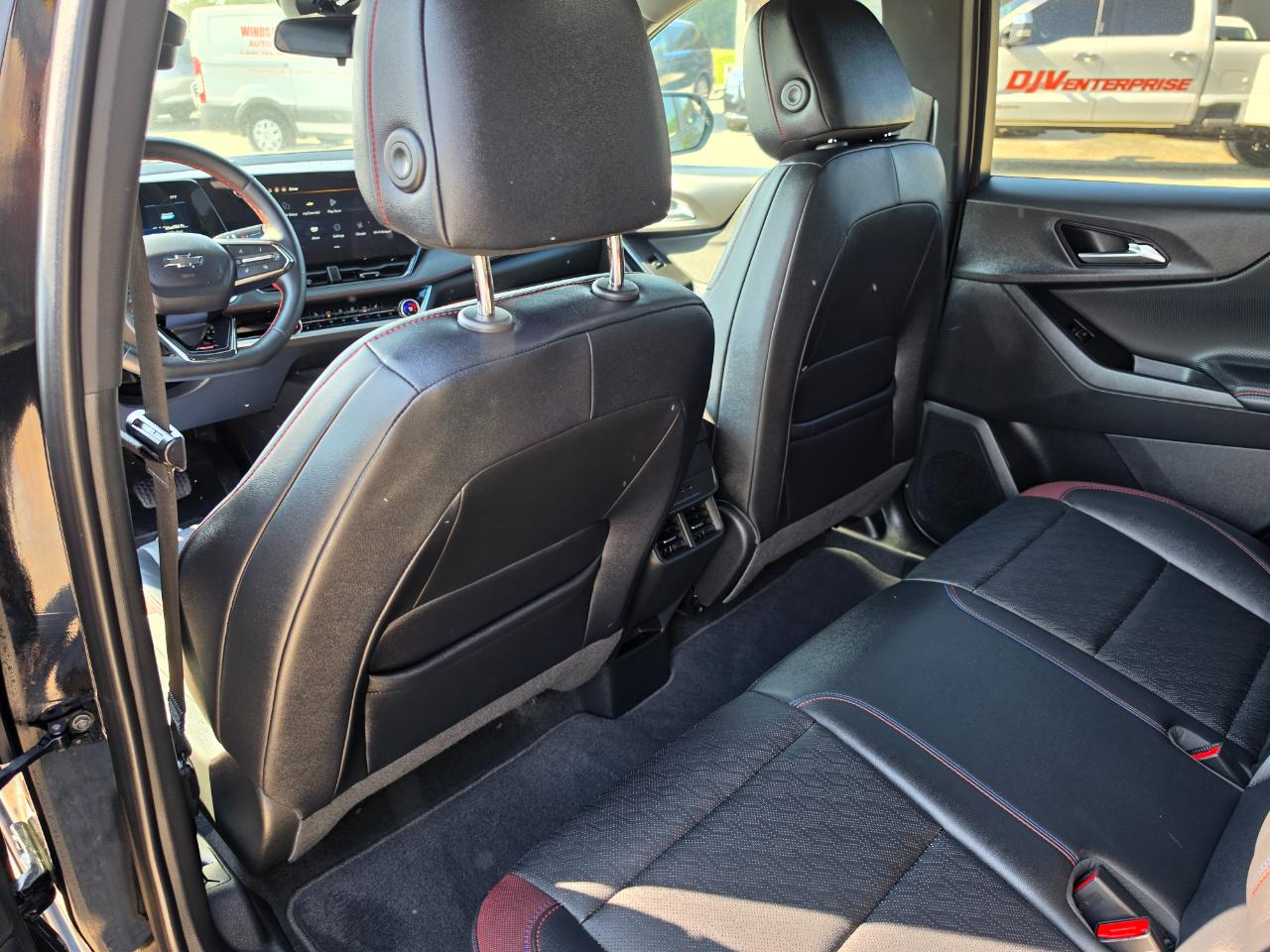 2025 Chevrolet Equinox photo 24