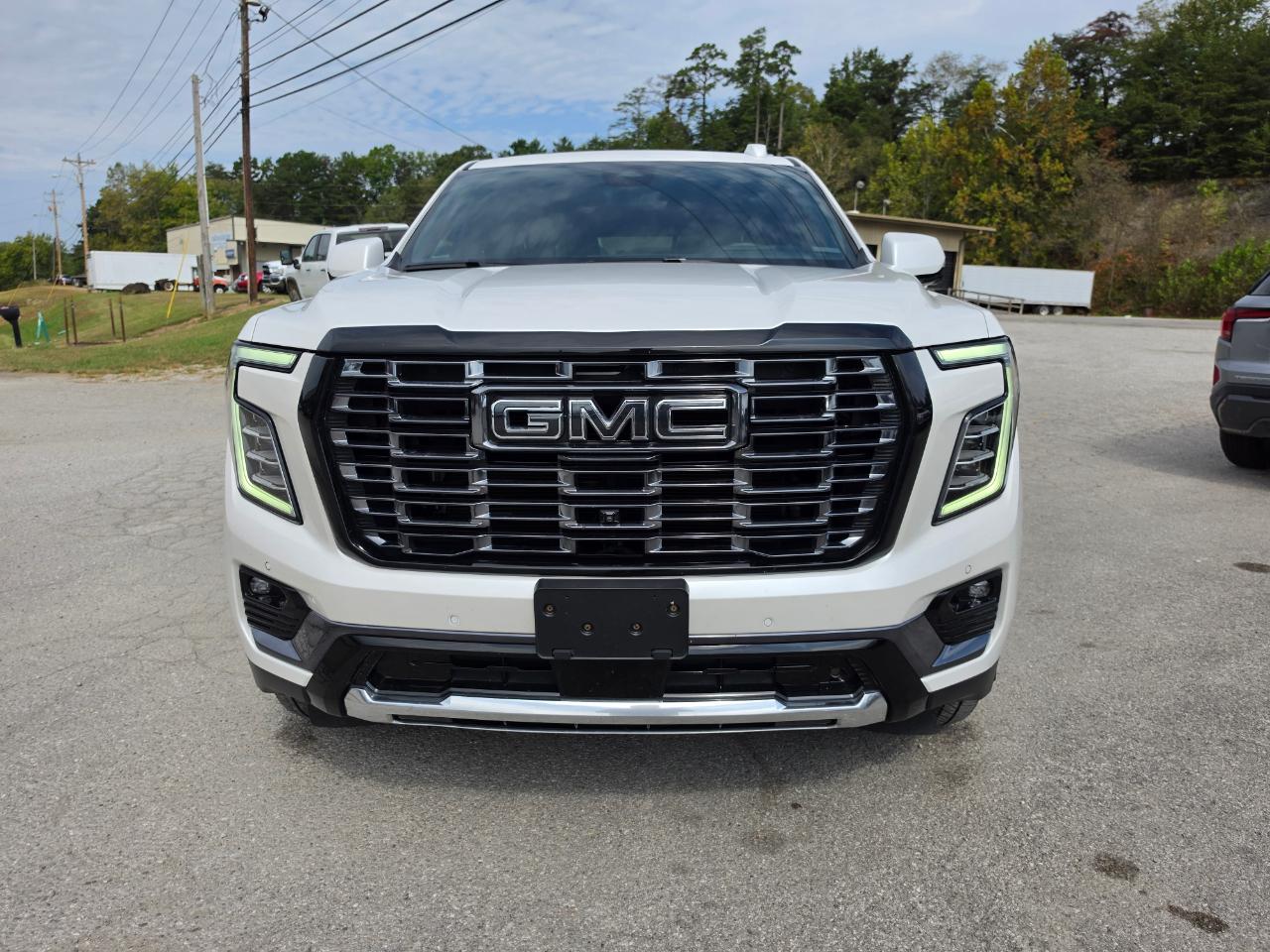 2025 GMC Yukon photo 2