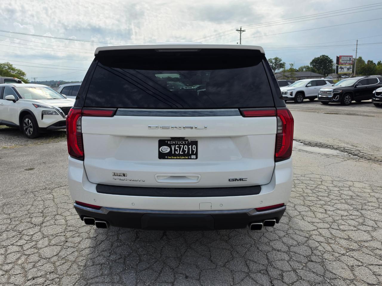 2025 GMC Yukon photo 6