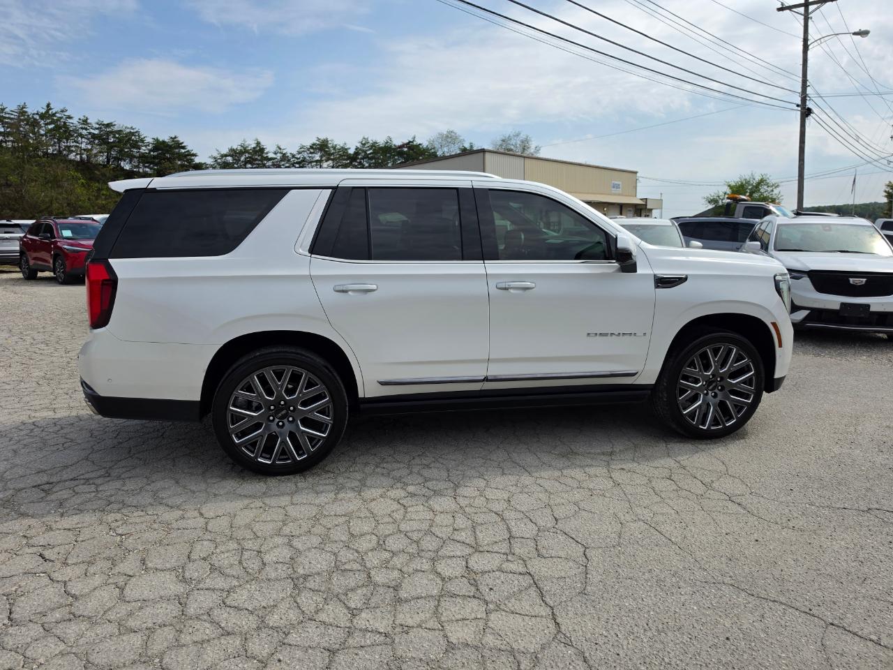 2025 GMC Yukon photo 8
