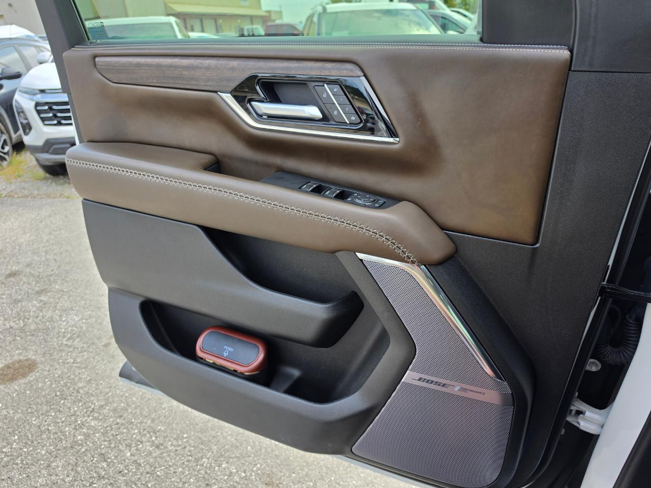 2025 GMC Yukon photo 23