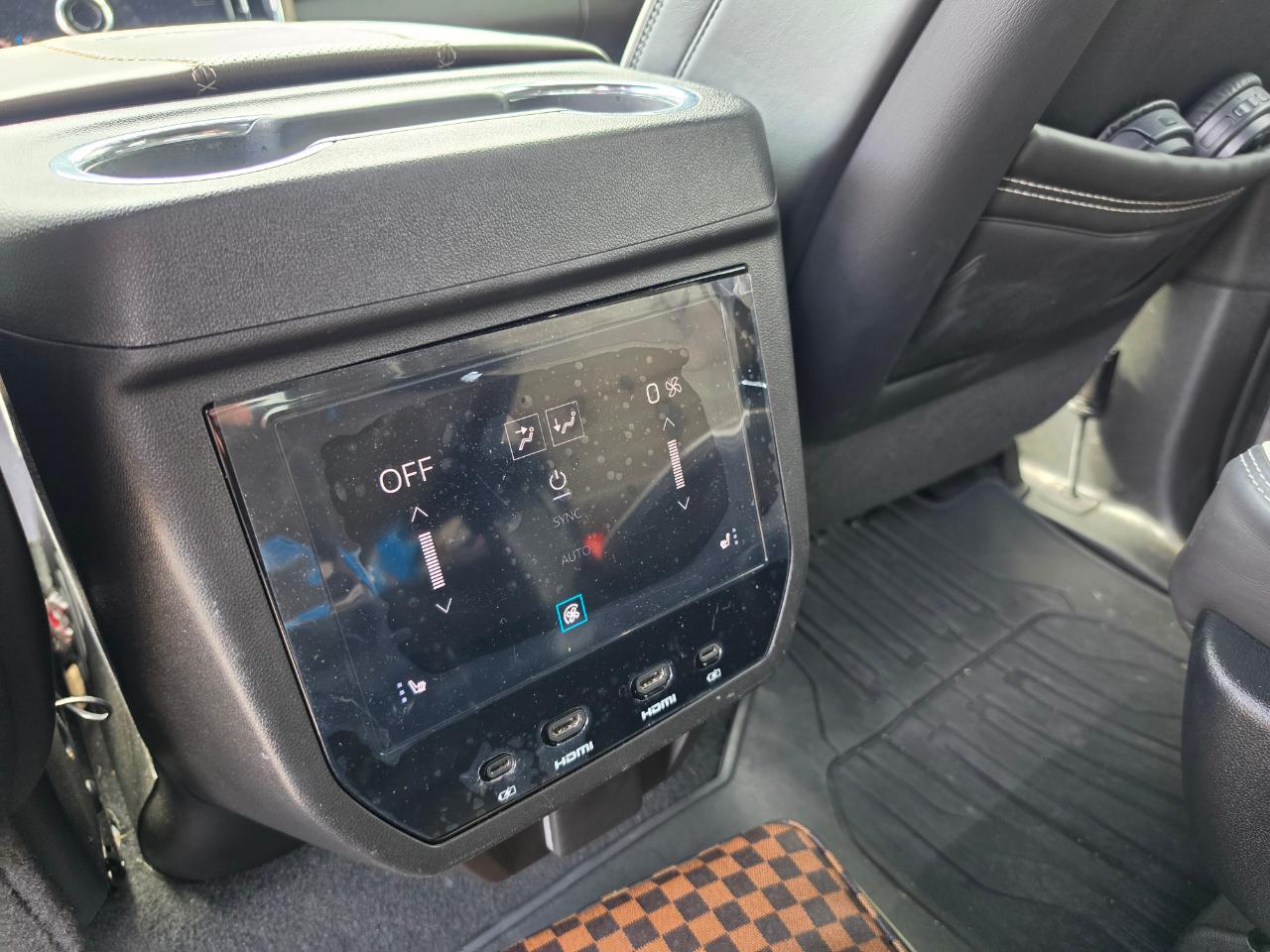 2025 GMC Yukon photo 26