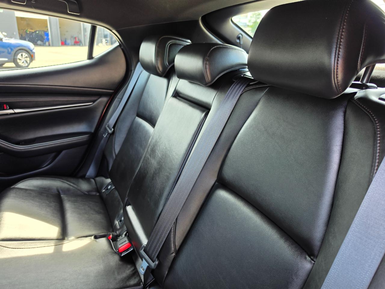 2025 Mazda Mazda3 Hatchback photo 25